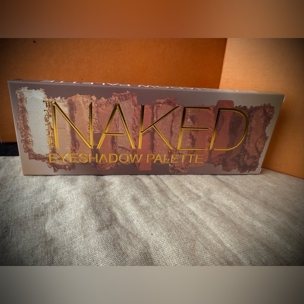 NIB Eyeshadow Palette - Gold and Brown Shades